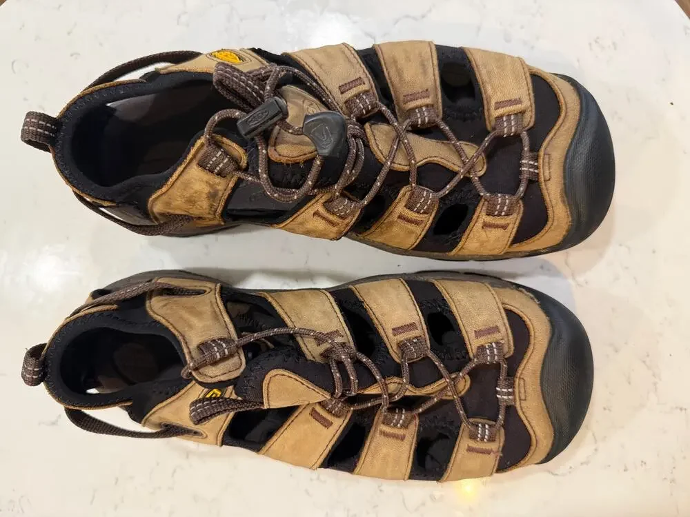 KEEN Newport H2 Men’s 8 Brown Leather Waterproof Hiking Sport Sandals